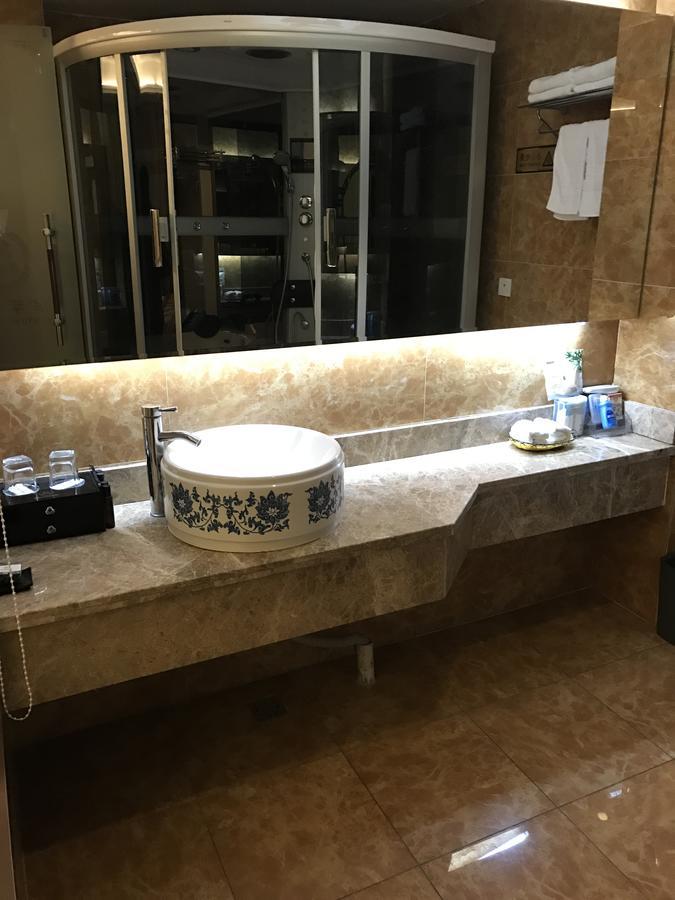 Huayu Paradise International Hotel Lhásza Kültér fotó