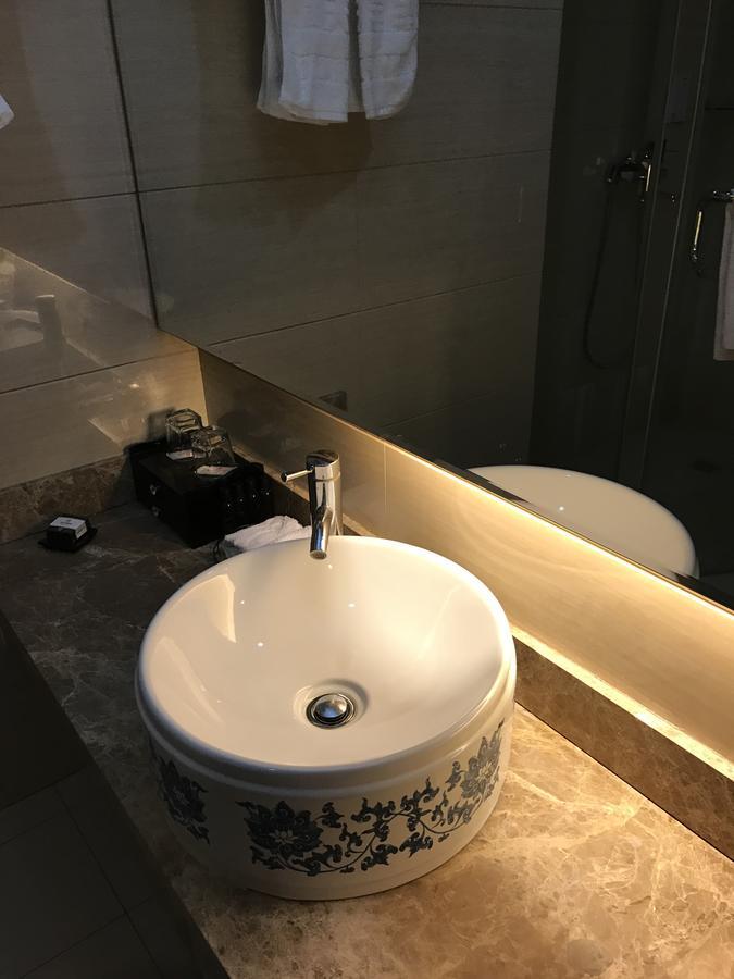 Huayu Paradise International Hotel Lhásza Kültér fotó